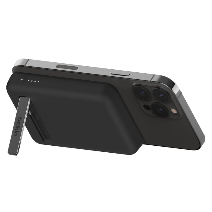 Belkin BoostCharge Magnetic Wireless Power Bank and Stand 5,000 mAh
